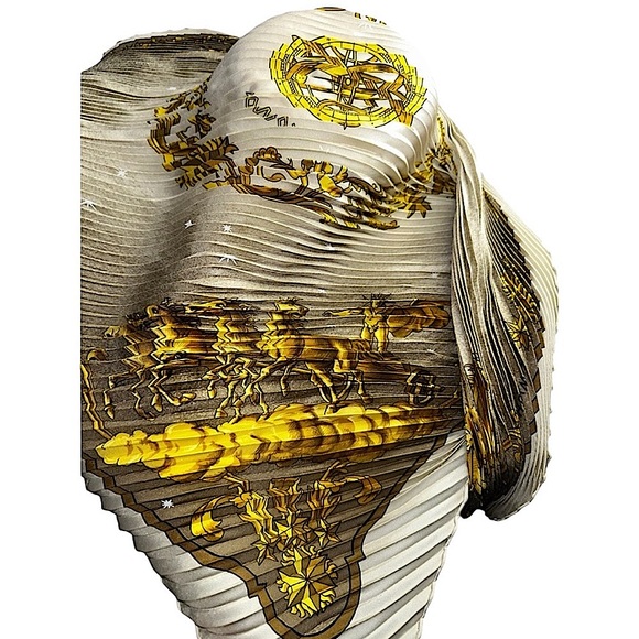 HERMÈS COSMOS Pleats Carre Silk 100% Scarf W/Box - Picture 8 of 14